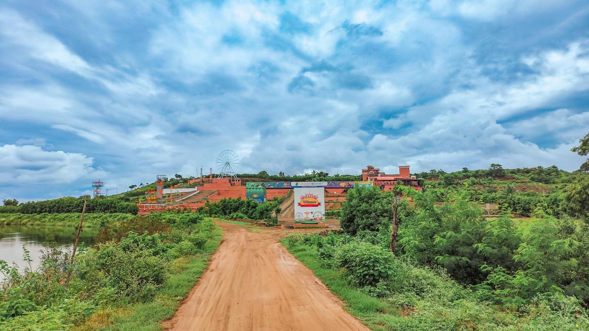 Regenta Bharti Amusement & Adventure Resort Pune, Urulikanchan Uruli Kānchān Kültér fotó