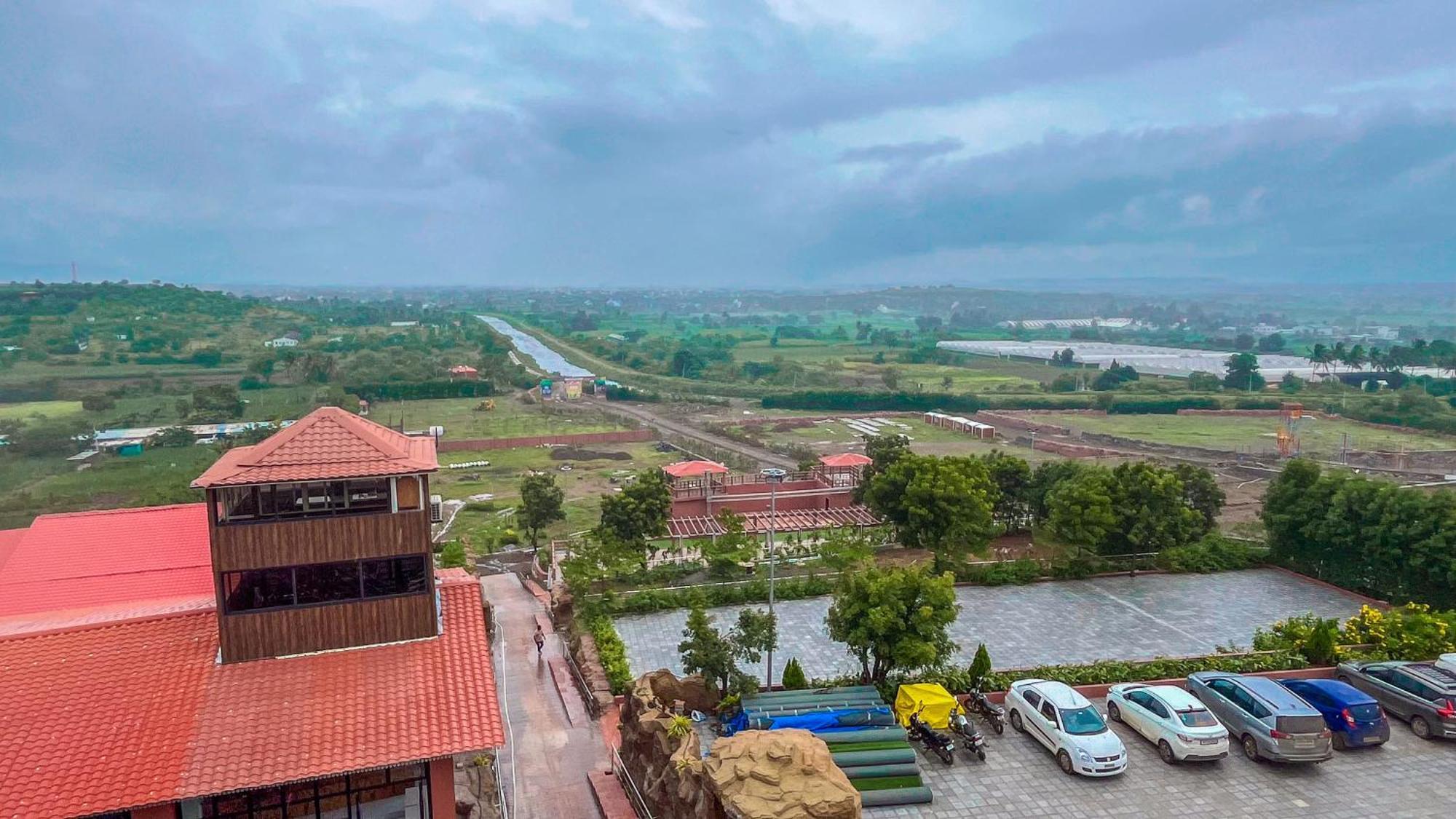 Regenta Bharti Amusement & Adventure Resort Pune, Urulikanchan Uruli Kānchān Kültér fotó